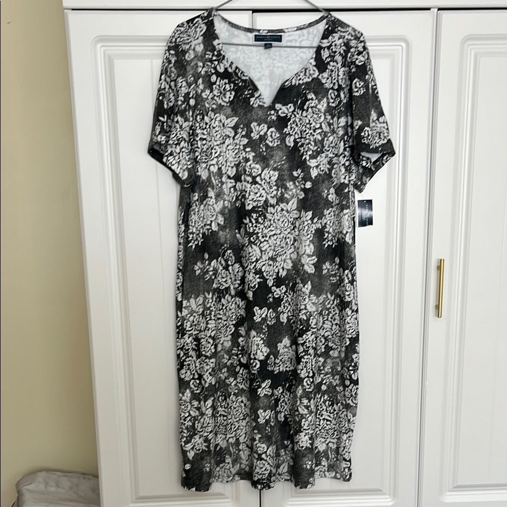Karen Scott Black and White Casual Scoop Neck Sundress